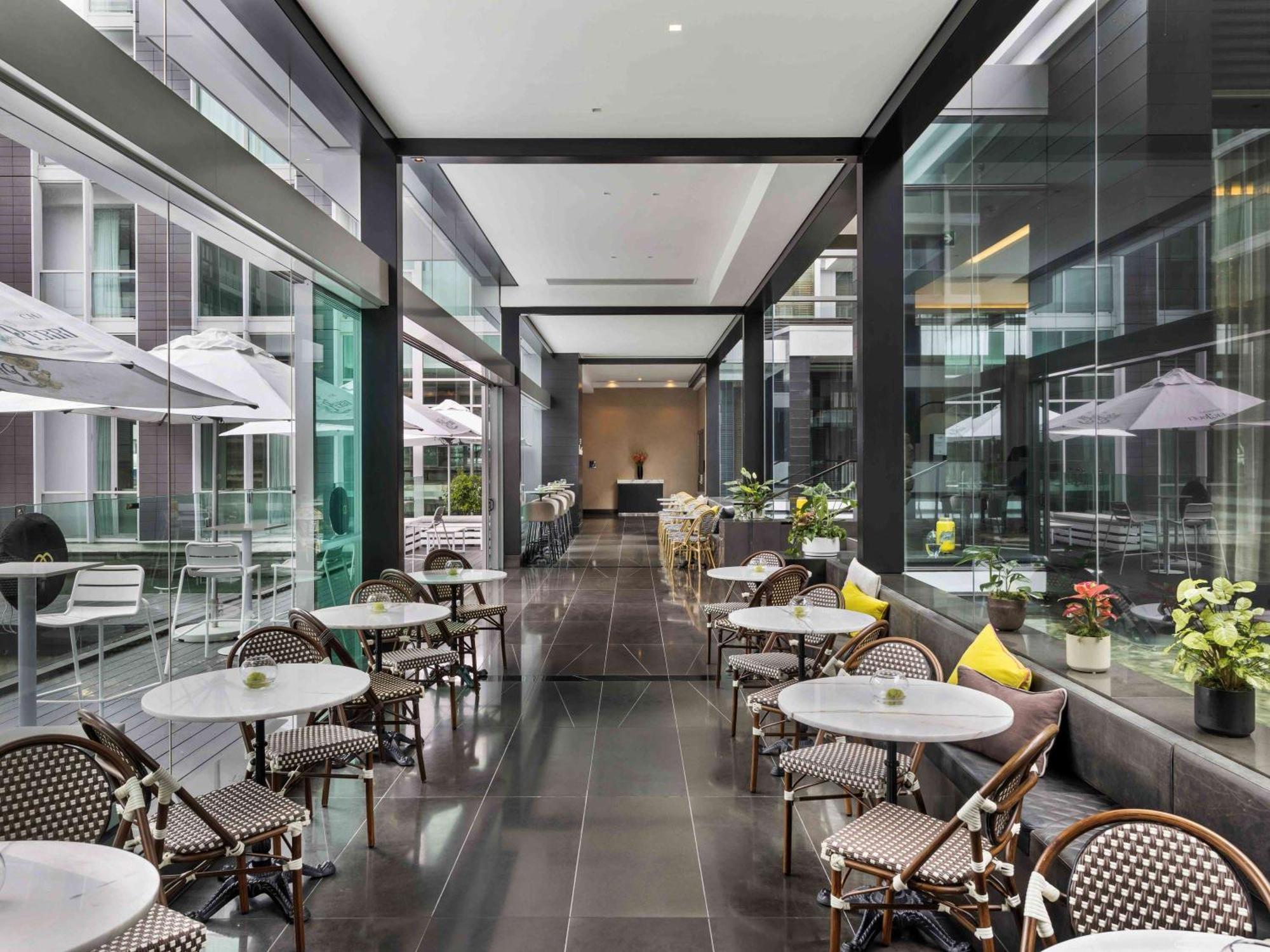 Sofitel Auckland Viaduct Harbour Hotel Exterior photo