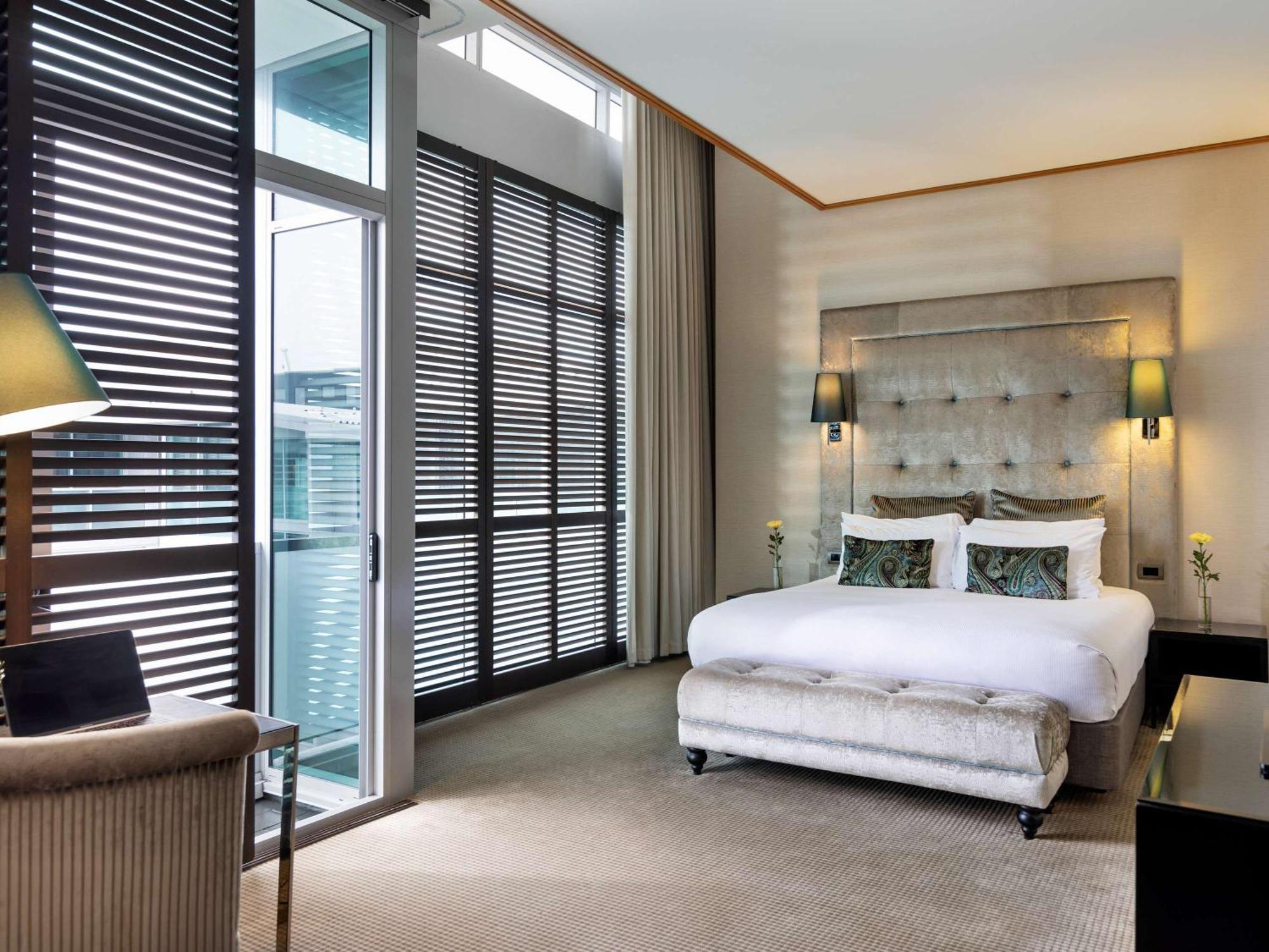 Sofitel Auckland Viaduct Harbour Hotel Exterior photo