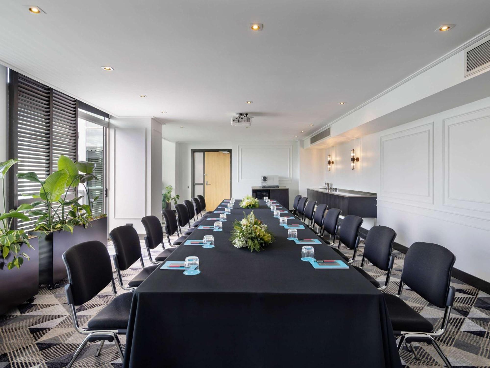 Sofitel Auckland Viaduct Harbour Hotel Exterior photo